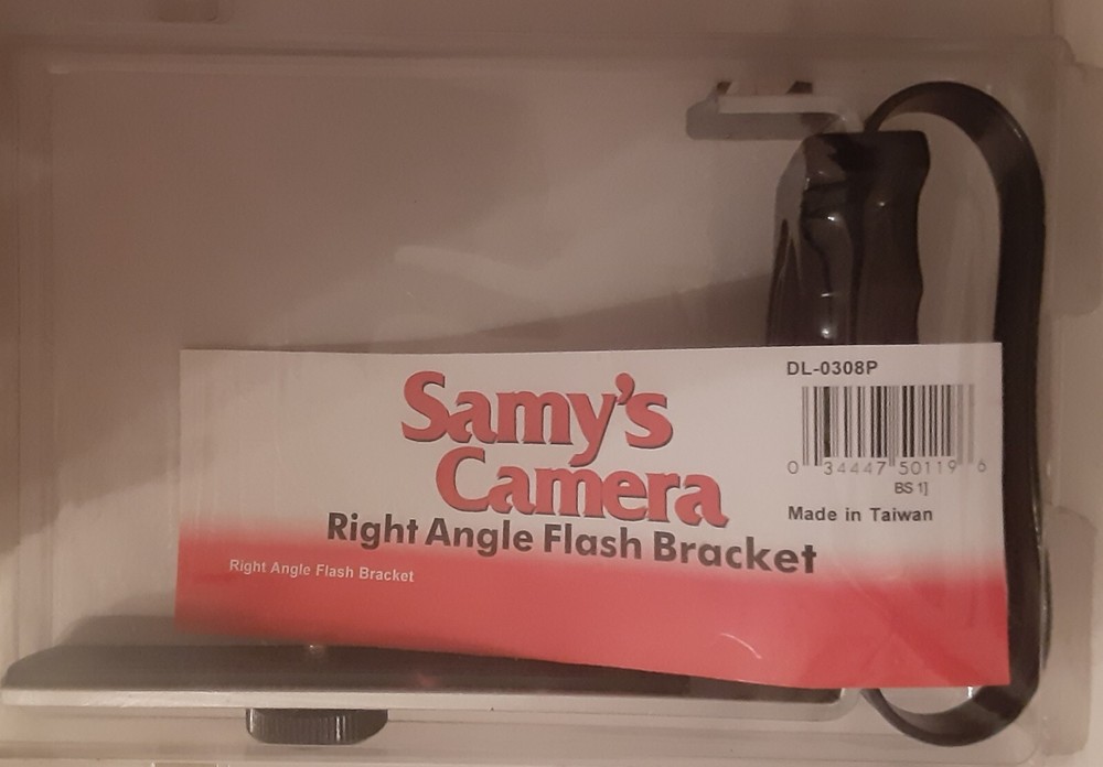 Right angle flash bracket