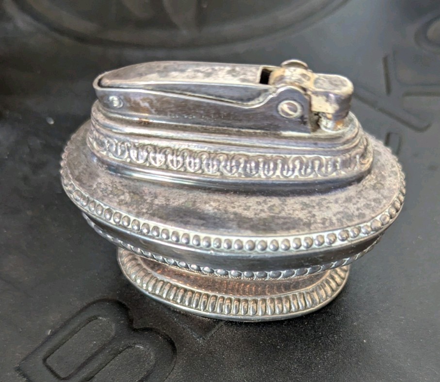 Vintage Ronson Silver Plated Queen Anne Table Lighter