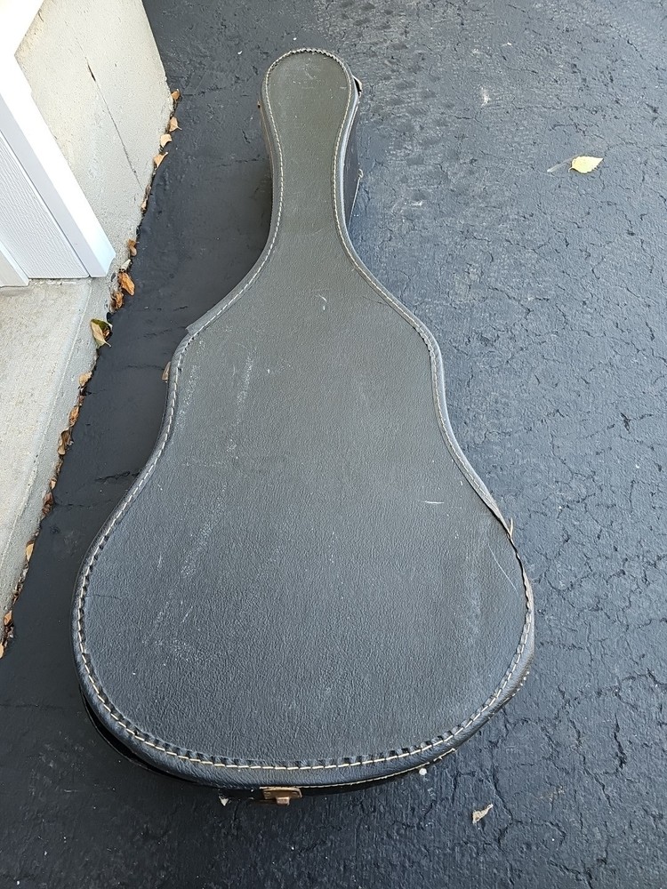 egmond guitar With Case. Used