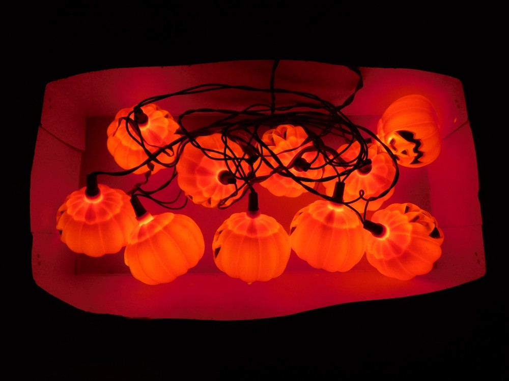 NEAT HALLOWEEN 10 PLASTIC PUMPKIN LIGHT STRING LIGHTS SET WITH BOX