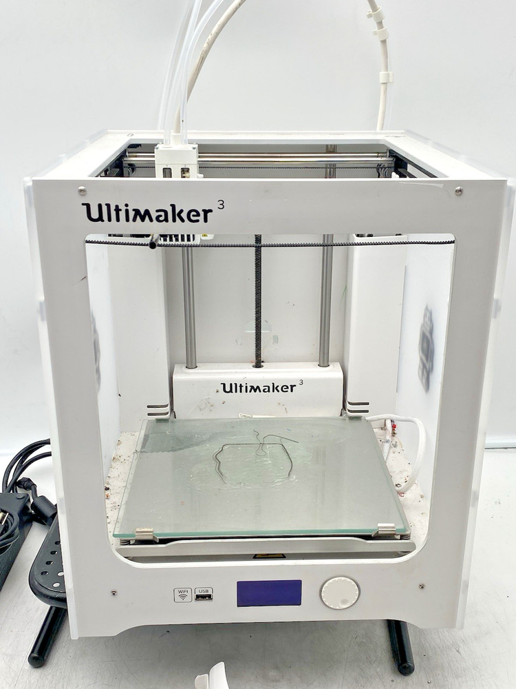 Ultimaker 3 3D Printer WITH POWER ADAPTER