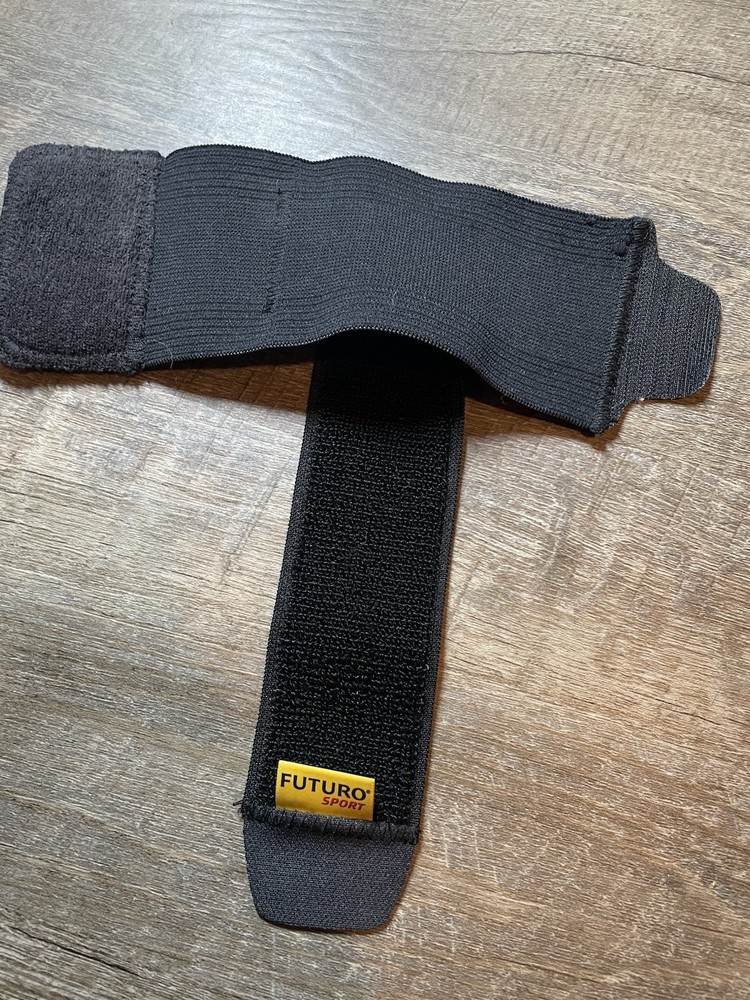 FUTURO Sport Black Adjustable Wrist Support 3M