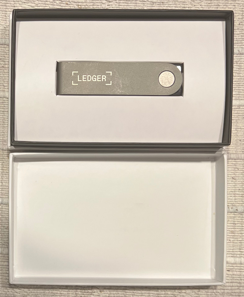 Ledger Nano X Cryptocurrency Bluetooth Hardware Wallet