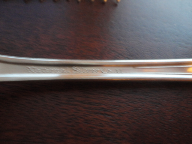 ROSE & LEAF # 1937 SILVERPLATE NATIONAL SILVER CO FLATWARE GRILLE FORK 7-3/4"L