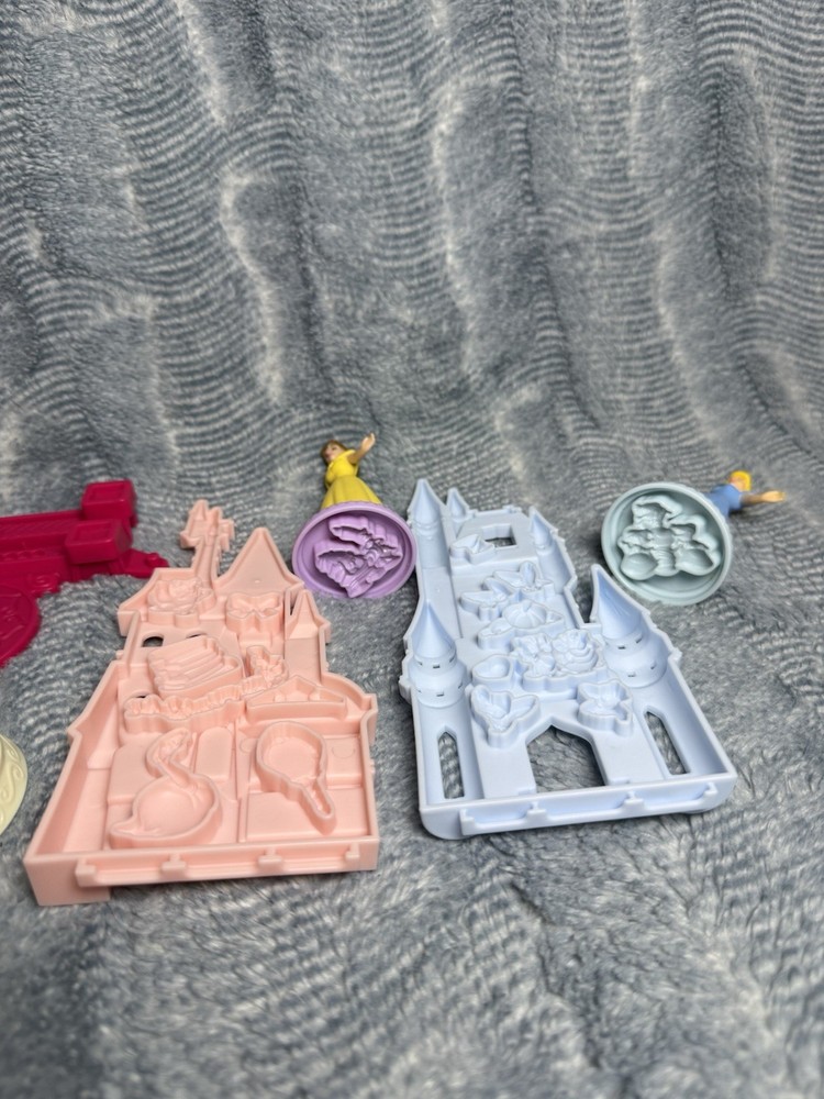 Disney Princess Play-Doh Castle & Figures Bundle