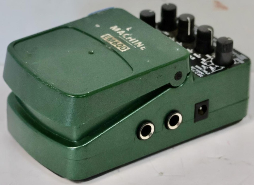 Behringer Echo Machine EM600 Guitar Effects Pedal