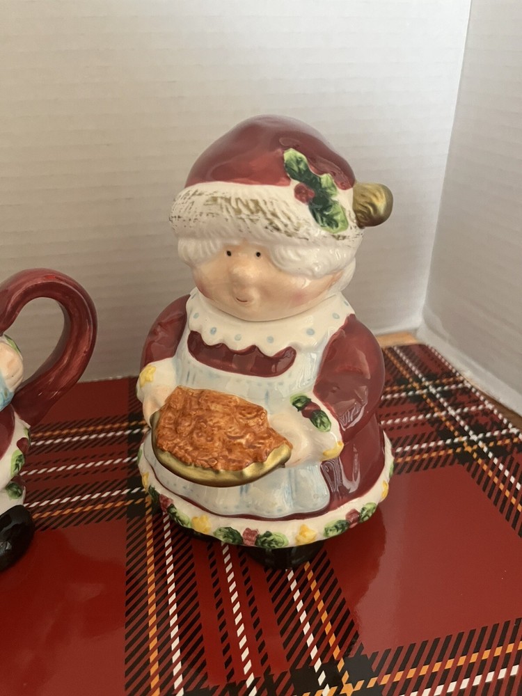 Vtg/Mr/Mrs Claus/sugar/creamer/Ceramic /6”/spoon Missing/mint