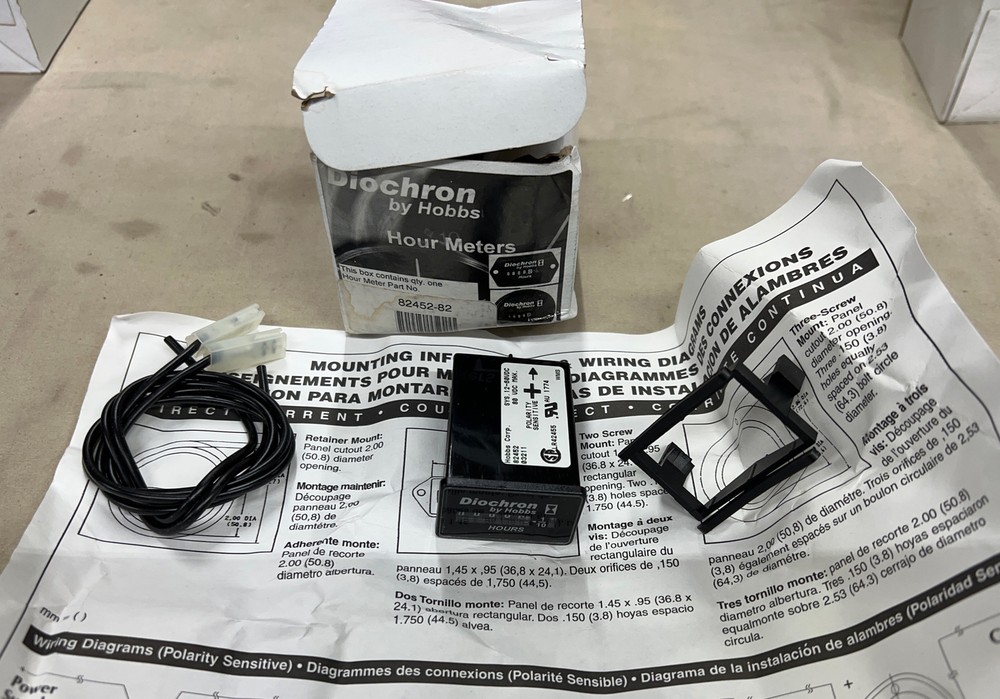 New Hobbs Diochron Quartz Hour Meter 82452-82