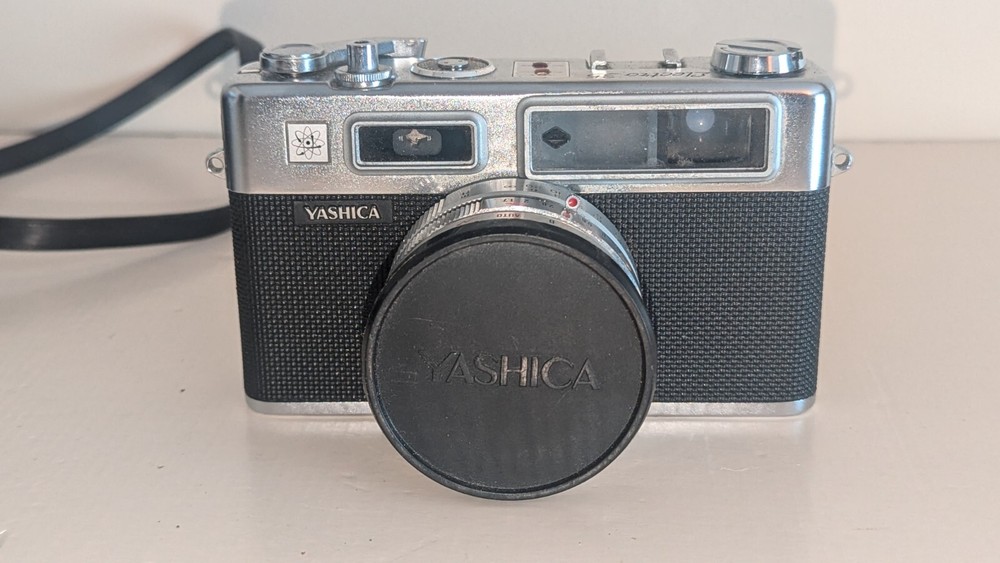 Yashica GS Electra 35 Vintage 35mm Camera Untested