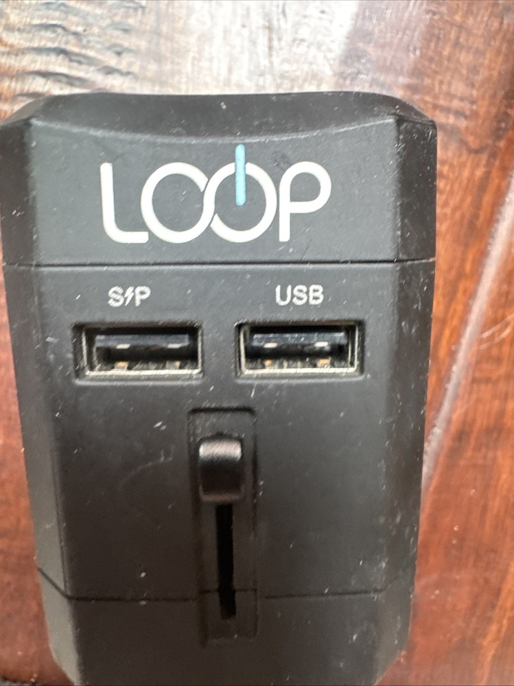 Loop LE-TA01 World Travel Adapter Plug Universal Converter