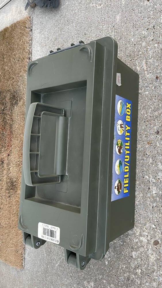 Action Field/Utility Box Excellent ￼