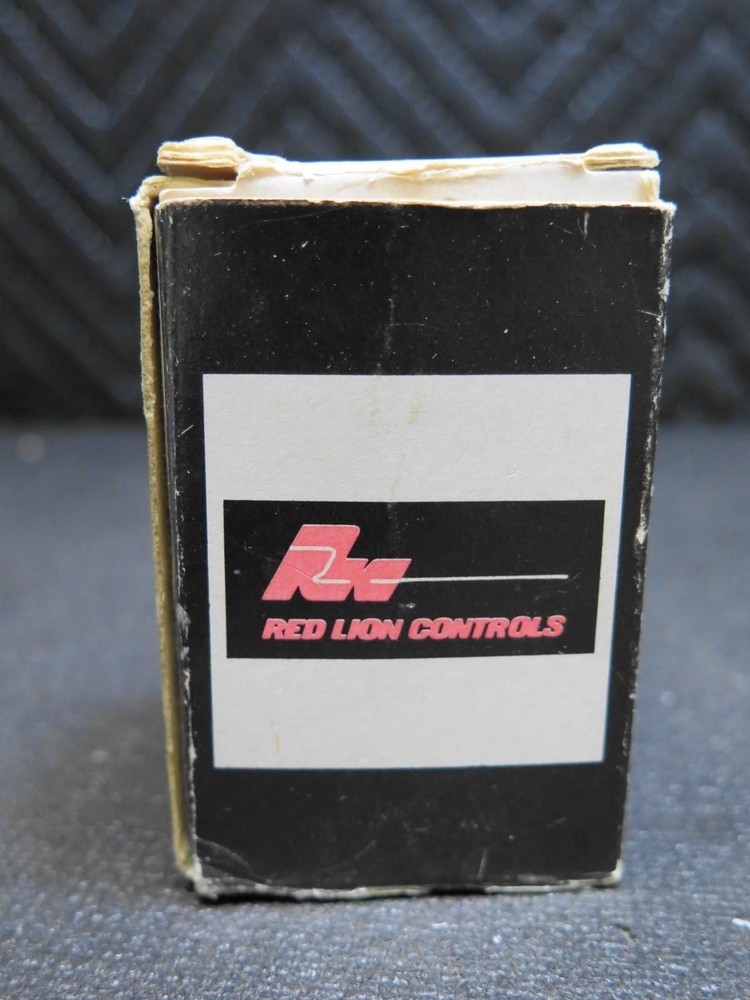 Red Lion Controls CUB2 Electronic Counter New - CUB2000