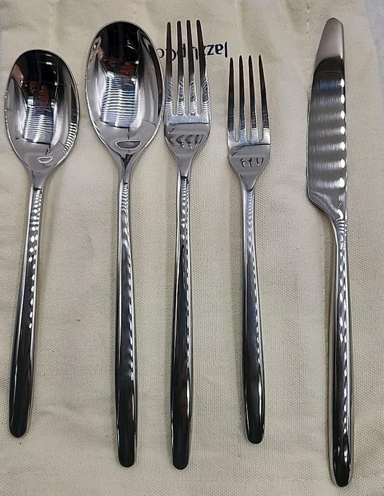 NEW JazzUpCo Ava 20 Piece Flatware Set Silver