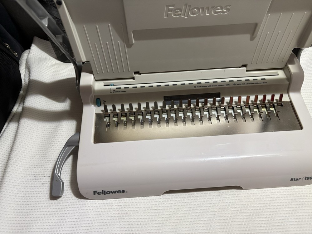 Fellowes Star+ 150 Manual Comb Binding Machine