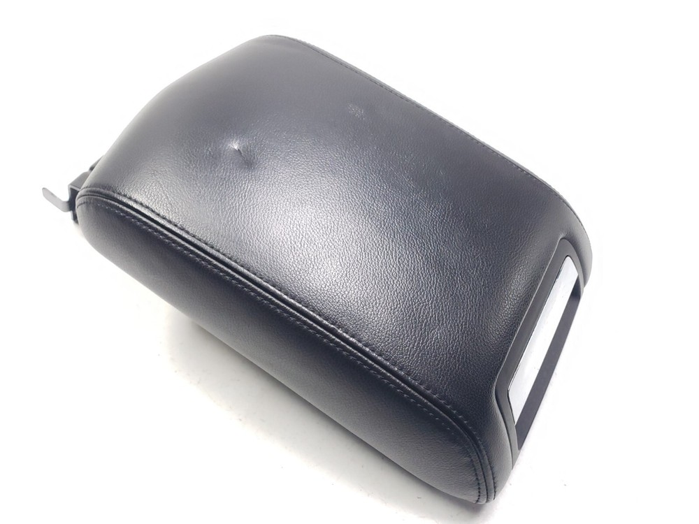 2018 Lincoln MKT Center Console Armrest OEM