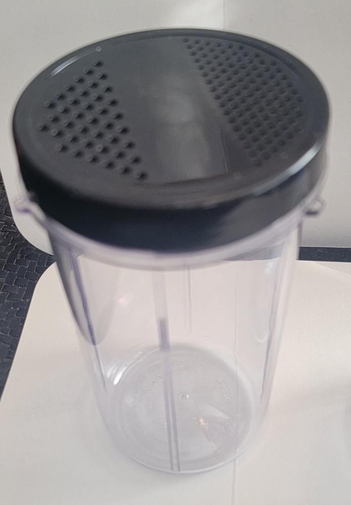 Resturant Large 2 Diff Top Shaker Bottles, Bph Free, 6" High X 3 1/4" Top Width