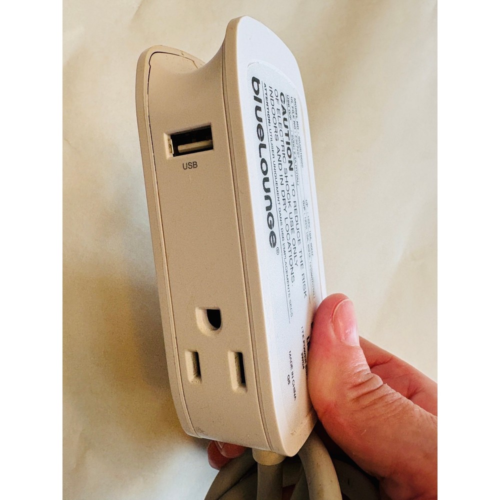 Bluelounge 6FT Cord, 2 Power/2 USB (Double Sided) Low Profile Power Extension