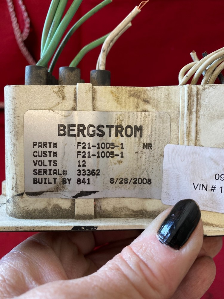 BERGSTROM TEMPERATURE CONTROL SWITCH,OEM, MISSING KNOBS , KENWORTH F21-1005-1