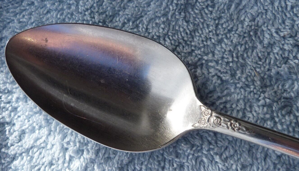 King Edward Silver Plate Holiday pattern Serving Spoon w/plating wear