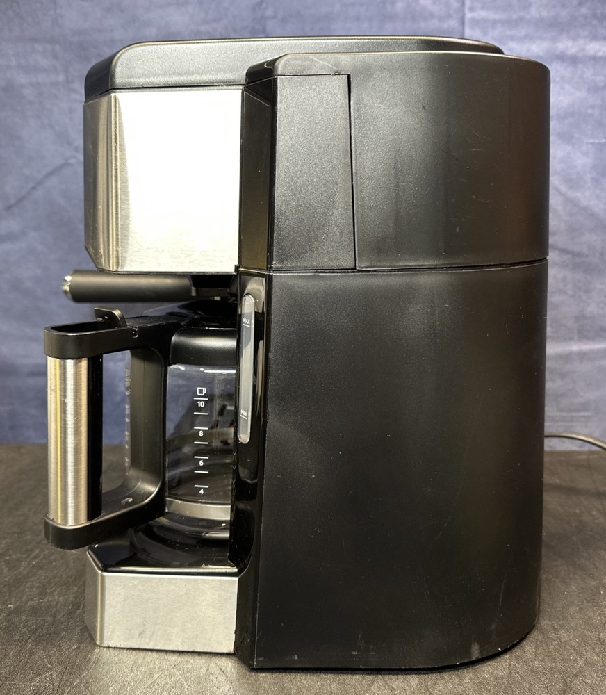 DeLonghi COM532M Espresso Machine / READ