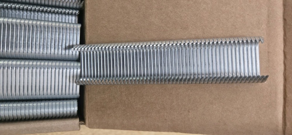 BOX 2500pcs 11/16" C-Ring Fasteners Staples SR8GPL