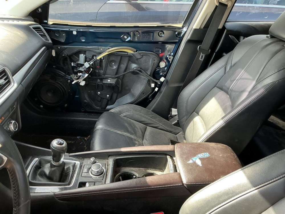 3 2017 Glove Box 4931991