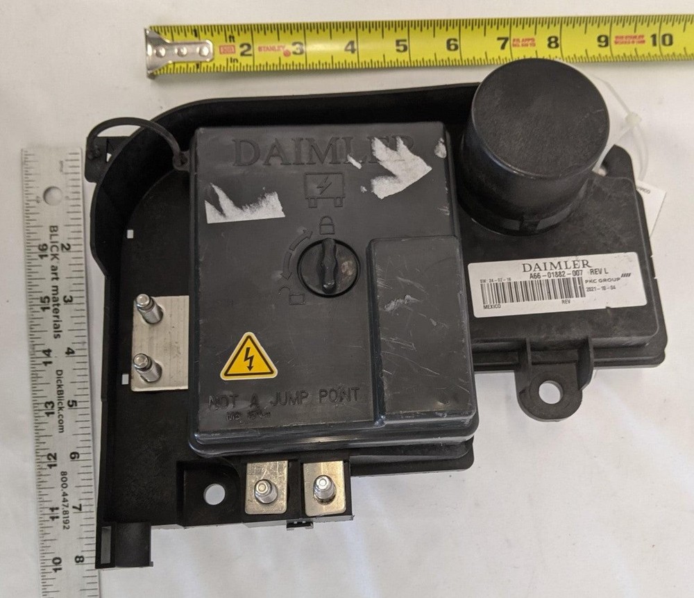 Freightliner Daimler Battery Cable Access Power Module - P/N A66-01882-007