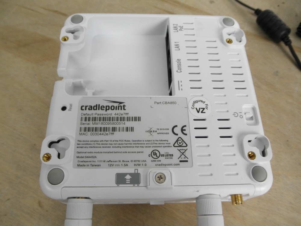 Cradlepoint CBA850 Router with MC400LPE Modem (Verizon) & AC adapter Bundle