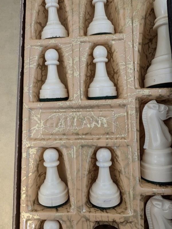 Vintage Gallant Chess Set In Folding Board Case