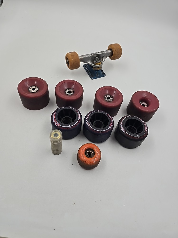 Misc . Skateboard Wheels And Bearings Condition Unknown