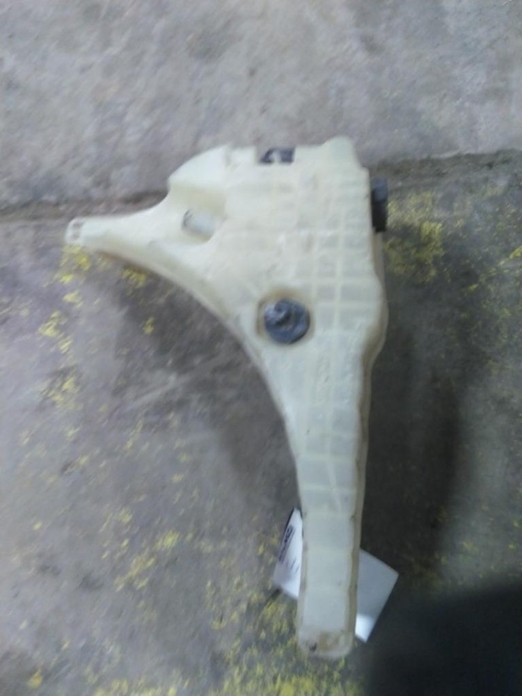 For 2015 FREIGHTLINER CASCADIA 113 RADIATOR OVERFLOW TANK , MT