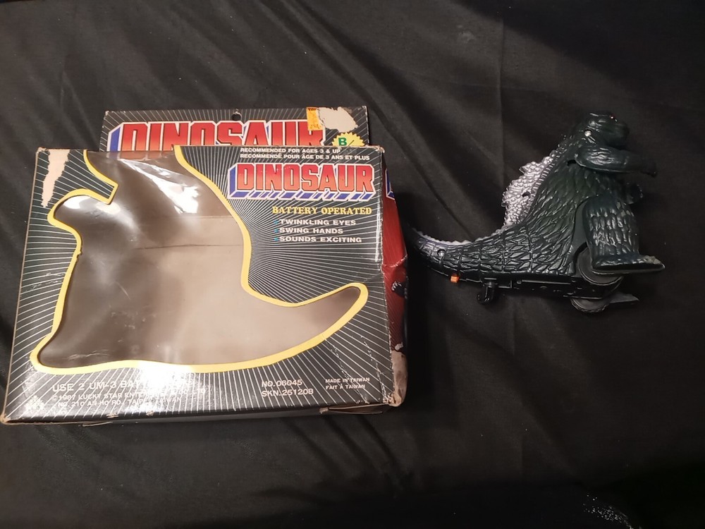 DINOSAUR GODZILLA COPY DOES NOT WORK SOLD AS IS