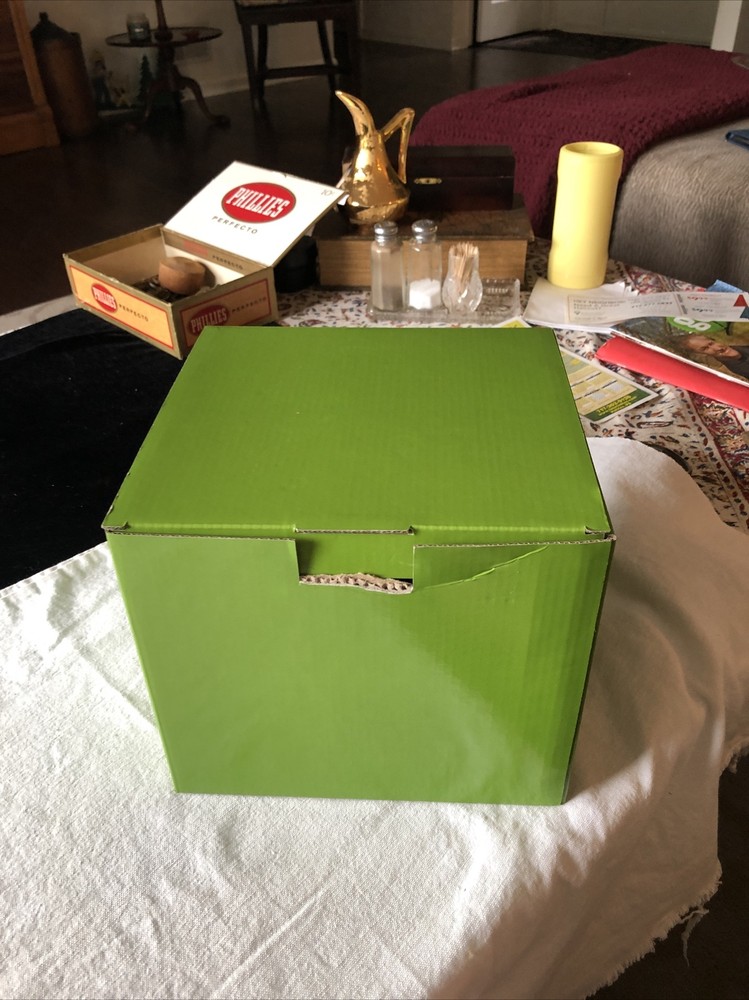 Ecolution Micro-Pop Microwave Popcorn Popper Avocado Green Unused