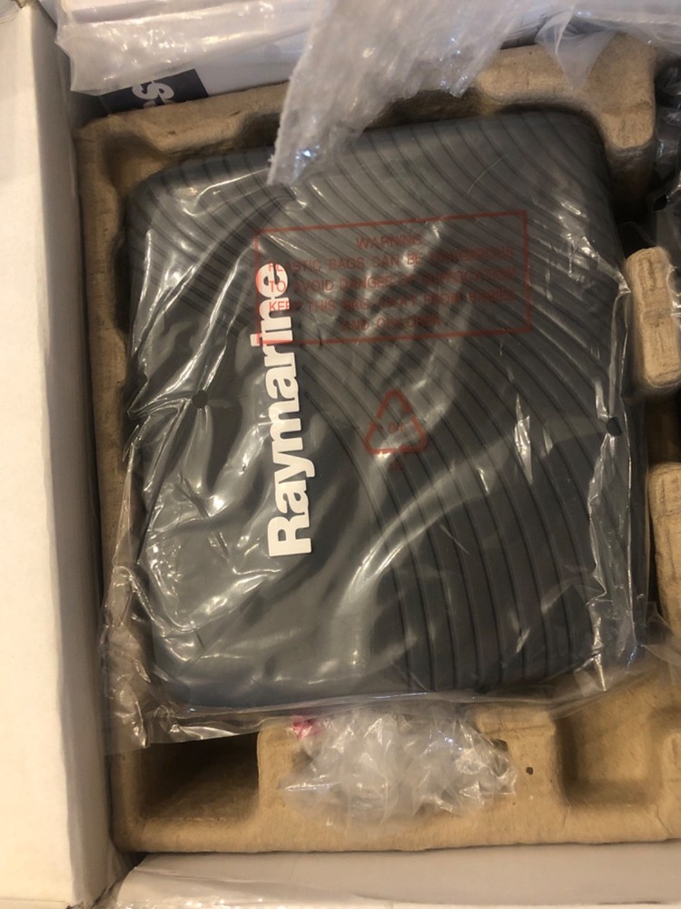 Raymarine A67 Multifunction Display E70077 Open Box