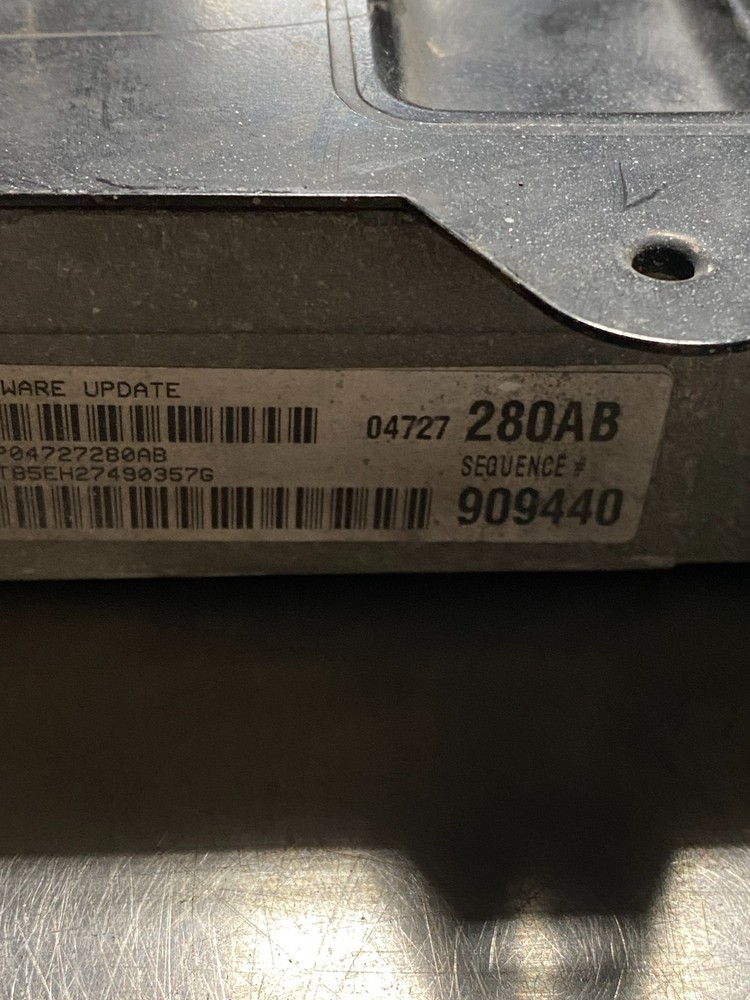 00 3.3L CARAVAN SPORT PCM Engine Control Module PCM Computer 04727280AB