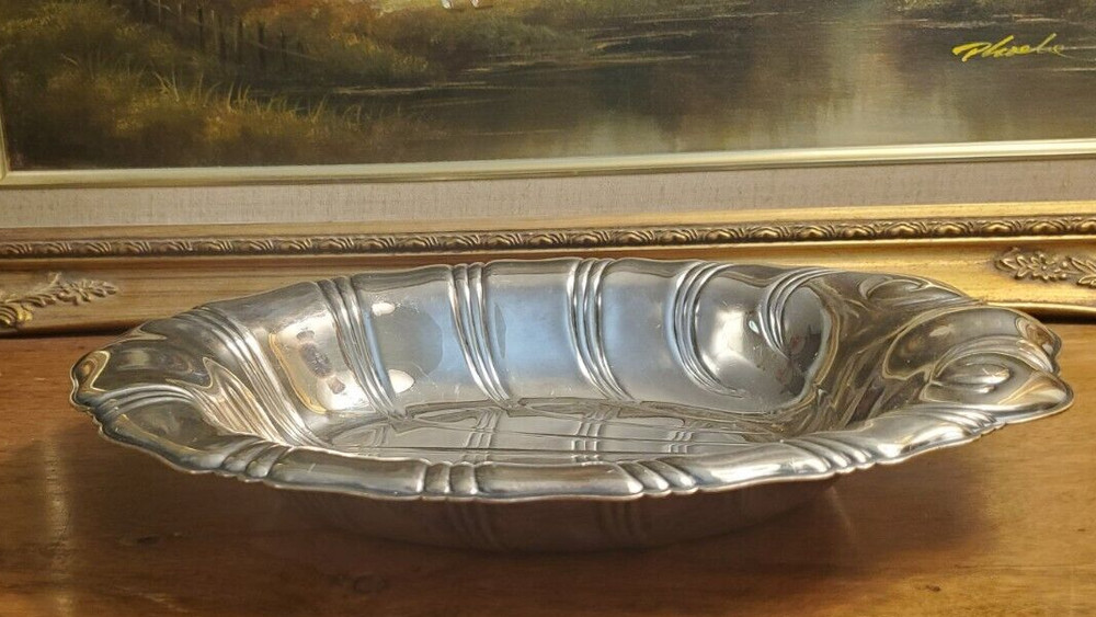 Vintage Silverplate Oval Vegetable Bowl International Neptune Pattern Shell Form