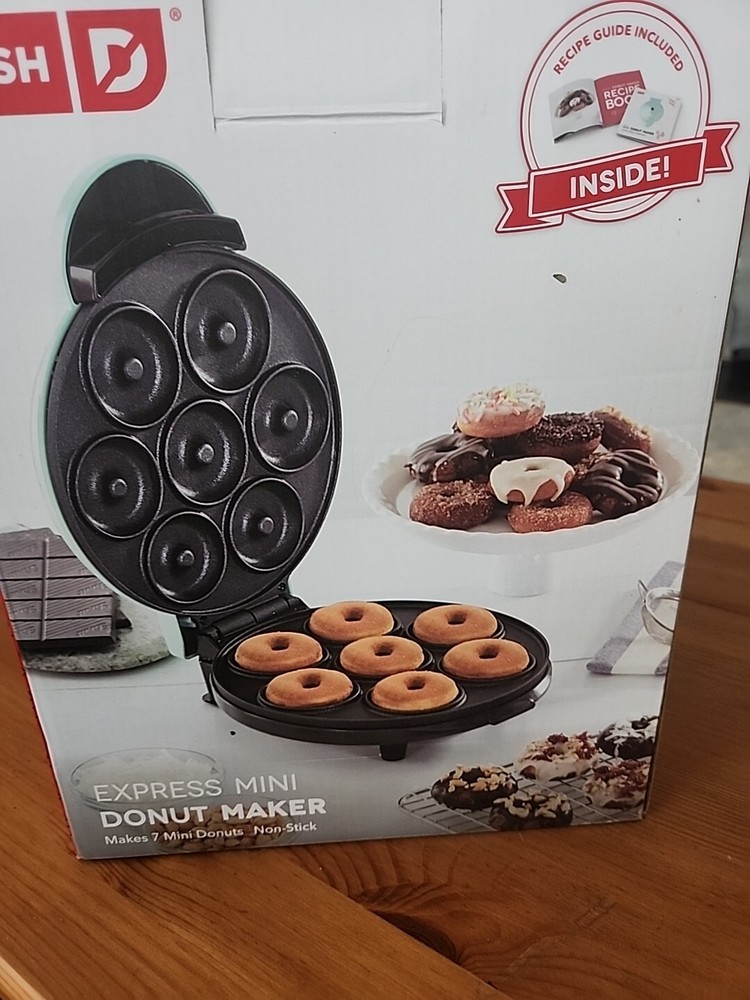 Mini Donut Maker Machine Breakfast Snacks Makes 7 Doughnuts Non-Stick Surface
