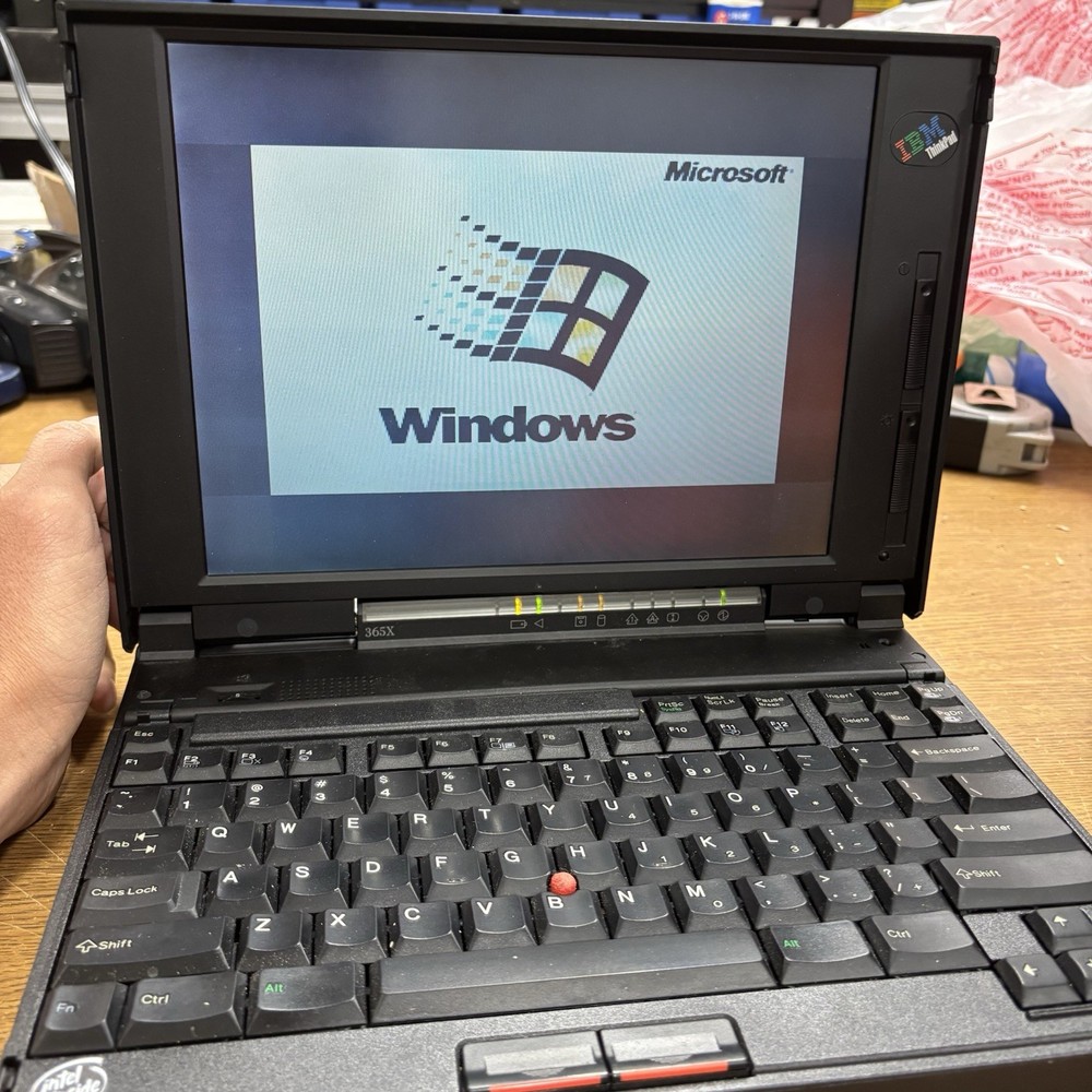 IBM Thinkpad 365X - Vintage Intel Pentium Notebook with Microsoft Windows