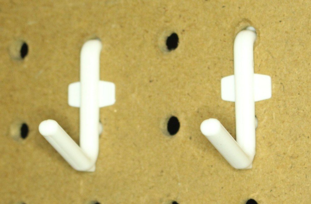 Plastic White L Style Pegboard Hook Kit Tool - 50 Pack - PEGBOARD NOT INCLUDED