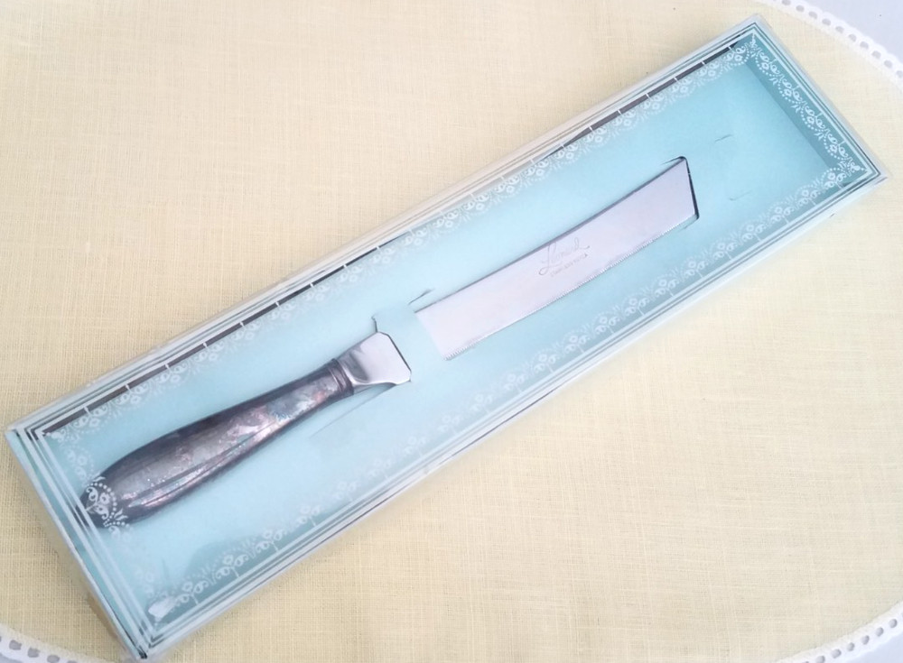 Leonard Cake Knife