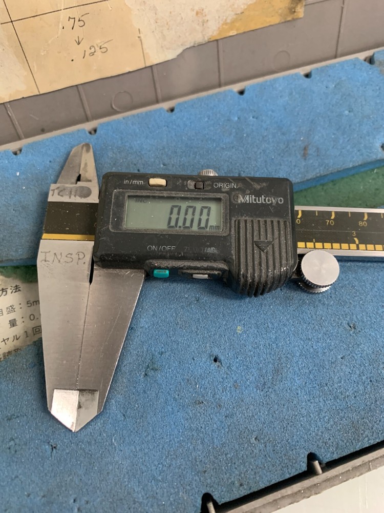 MITUTOYO 8" VENIER ABSOLUTE DIGIMATIC CALIPER CD-8