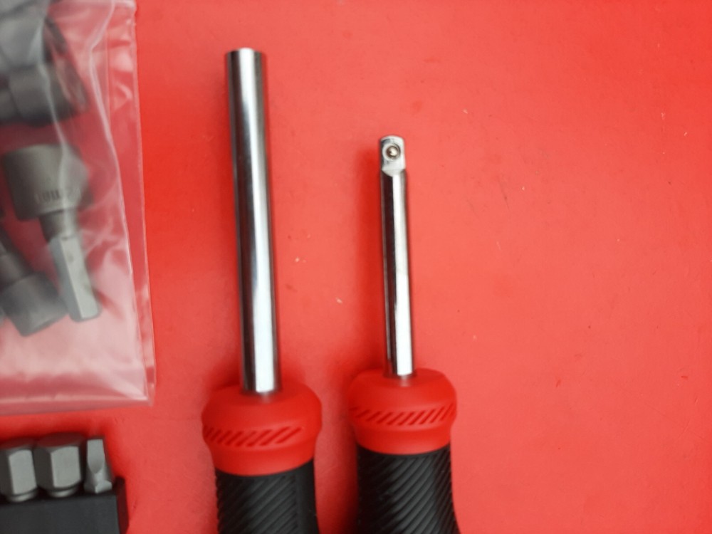 NEW 61 Piece CRAFTSMAN Magnetic Hex 1/4" Driver Spinner HANDLE Bit Driver Set