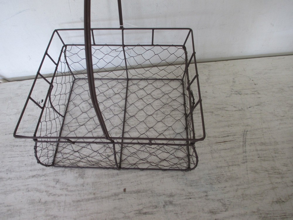 11" Chicken Wire Style Egg/Vegetable Gathering Basket with Handle
