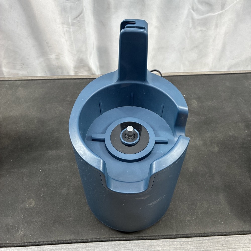 Our Place Cold Press Batch Juicer Blue Slow Masticating – Used