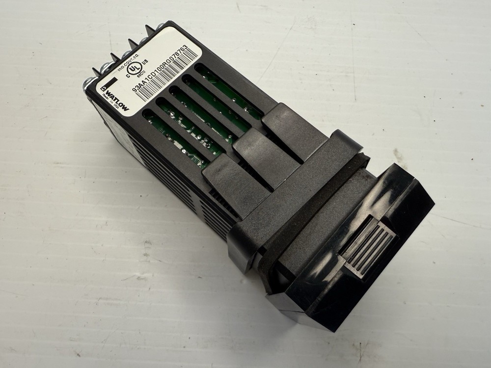 Watlow 93 93AA-1CA0-00RG Temperature Controller