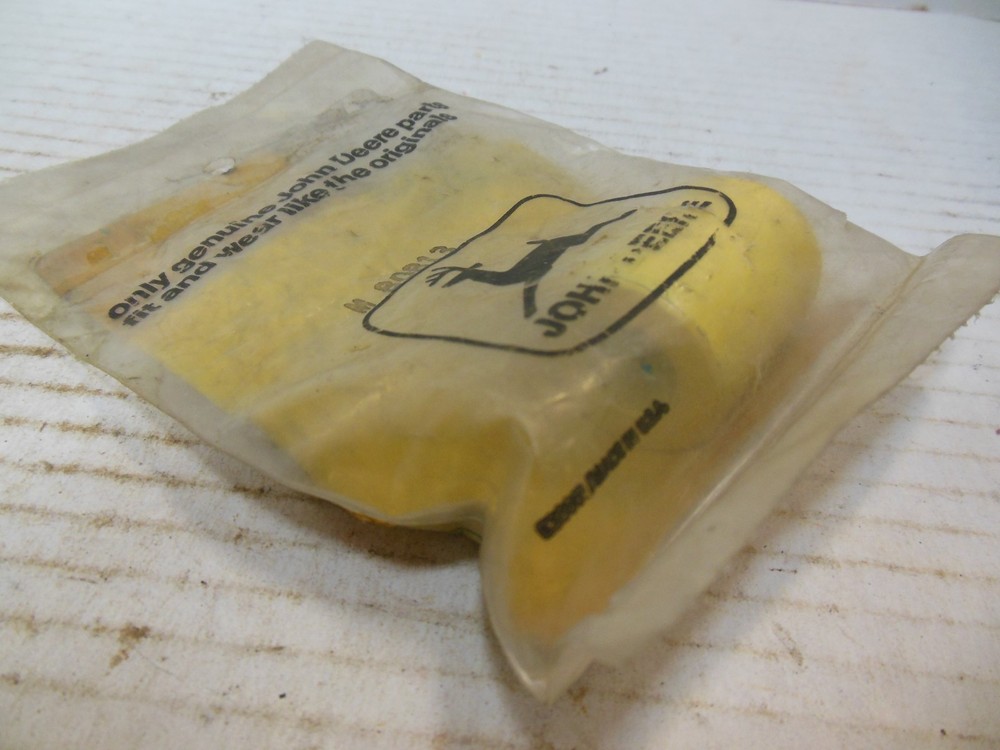 JOHN DEERE BUSHING SPACER M80813