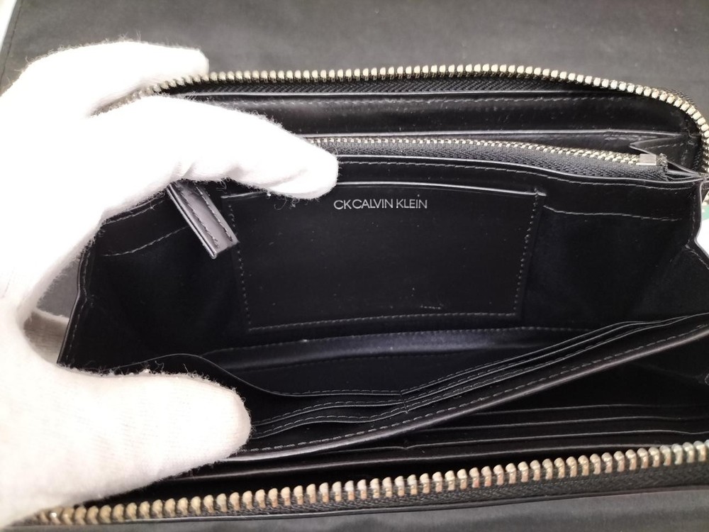 Calvin Klein - Round Zip Long Wallet