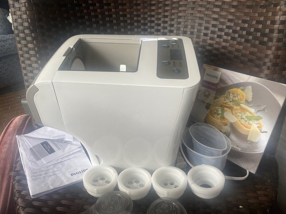 Philips HR2357/05 Advanced Automatic Pasta and Noodle Maker W/ Accessories