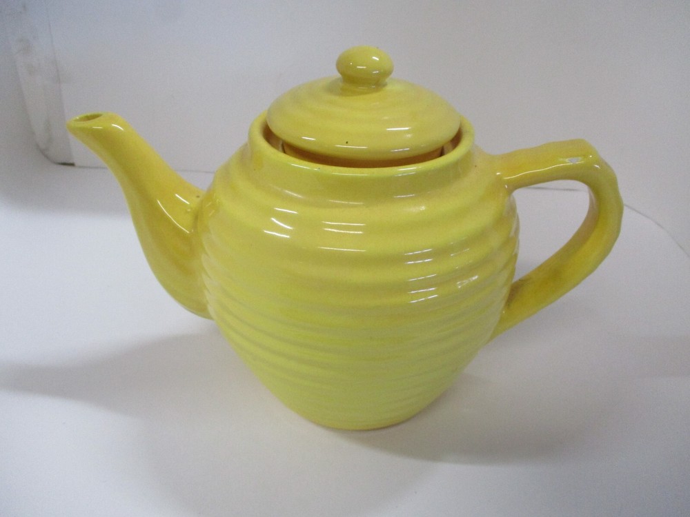 Bauer 2000 Ringware Pottery Teapot~ Yellow