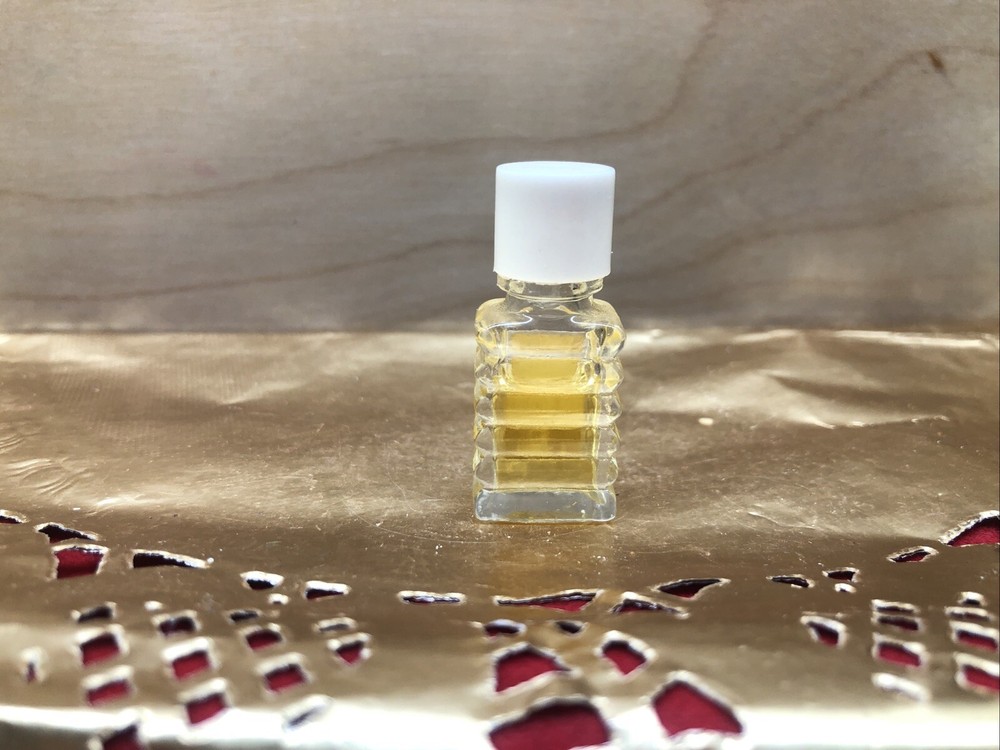 Vintage Fragonard Oui Madame Parfum Micro Mini Perfume 2 ml